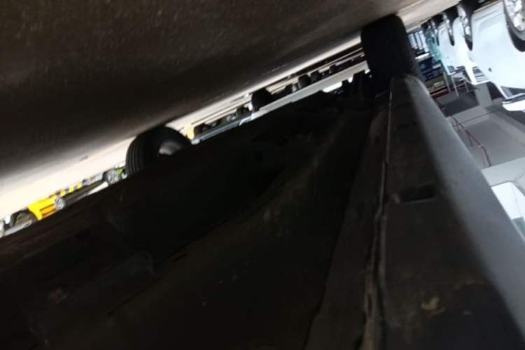 Used NETA V 2021 Standard Range Version Right Side Sill