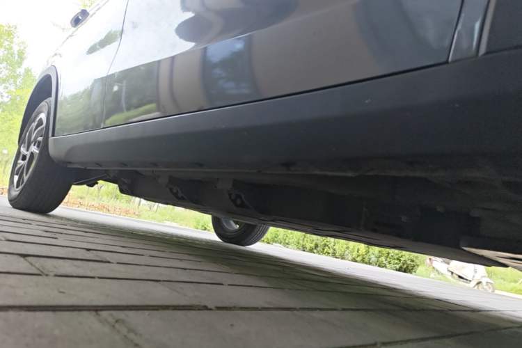 Used NETA V 2021 Standard Range Entertainment Version – Upgraded Model Right Side Sill