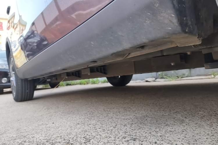 Used NETA V 2021 Standard Range Entertainment Edition Right Side Sill