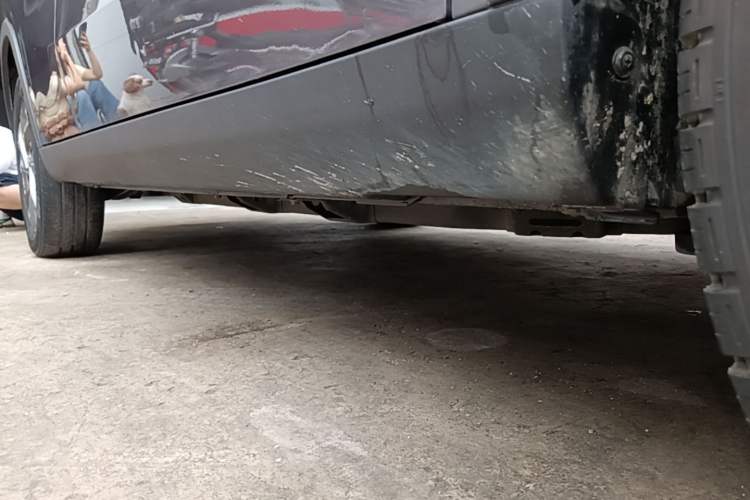 Used NETA V 2021 Standard Range Entertainment Version – Upgraded Model Right Side Sill