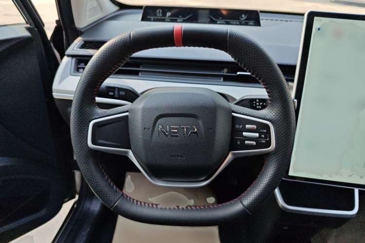 Used NETA V 2021 Standard Range Entertainment Version – Upgraded Model Steering Wheel