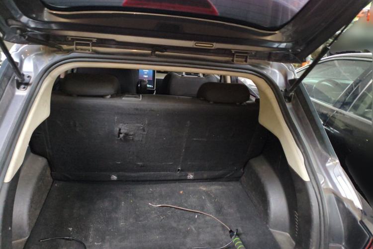 Used NETA V 2021 Standard Range Entertainment Version – Upgraded Model Trunk