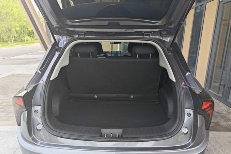 Used NETA V 2021 Standard Range Entertainment Version – Upgraded Model Trunk