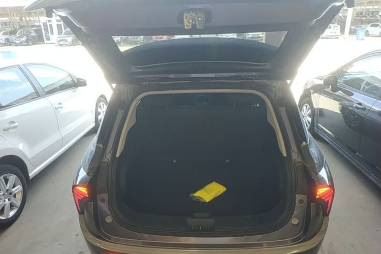 Used NETA V 2021 Standard Range Entertainment Version – Upgraded Model Trunk