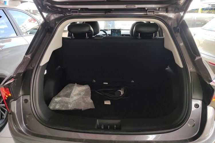 Used NETA V 2021 Standard Range Entertainment Version – Upgraded Model Trunk