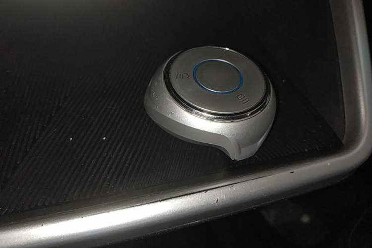 Used NETA V 2021 Standard Range Entertainment Version – Upgraded Model Vehicle Key