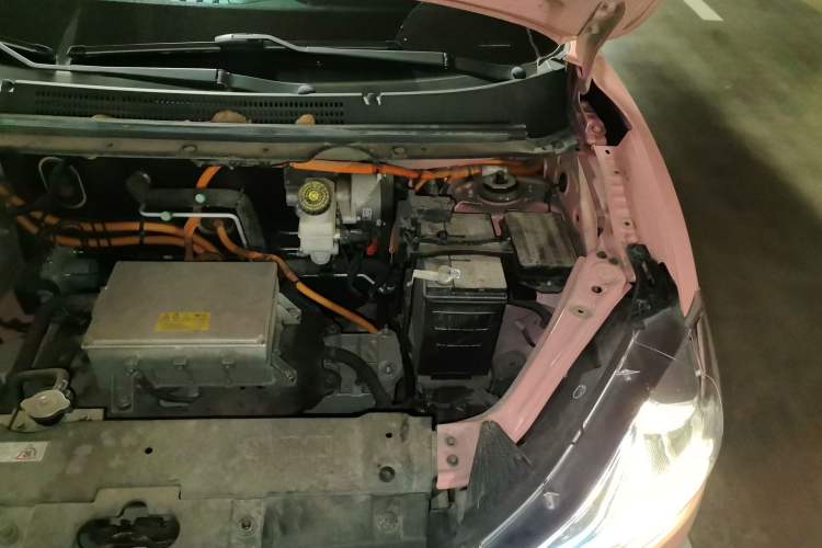 Used NETA V 2021 Witch Edition Engine Bay Left