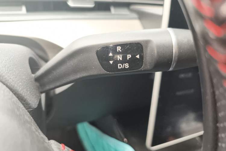 Used NETA V 2021 Long-Range Entertainment Edition Upgrade Model Gear Lever