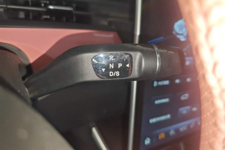 Used NETA V 2021 Witch Edition Gear Lever