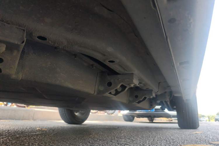 Used NETA V 2021 Standard Range Entertainment Version – Upgraded Model Chassis Front Left