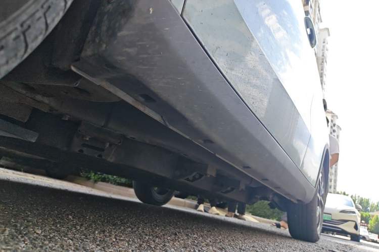 Used NETA V 2021 Long-Range Entertainment Edition Chassis Front Left
