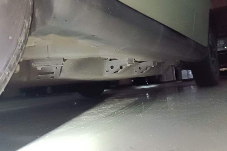 Used NETA V 2021 Long-Range Entertainment Edition Upgrade Model Chassis Front Left