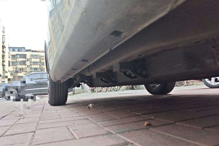 Used NETA V 2021 Long-Range Entertainment Edition Upgrade Model Chassis Front Right