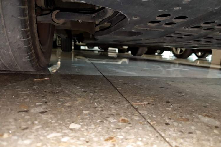 Used NETA V 2021 Standard Range Entertainment Version – Upgraded Model Chassis Front Right