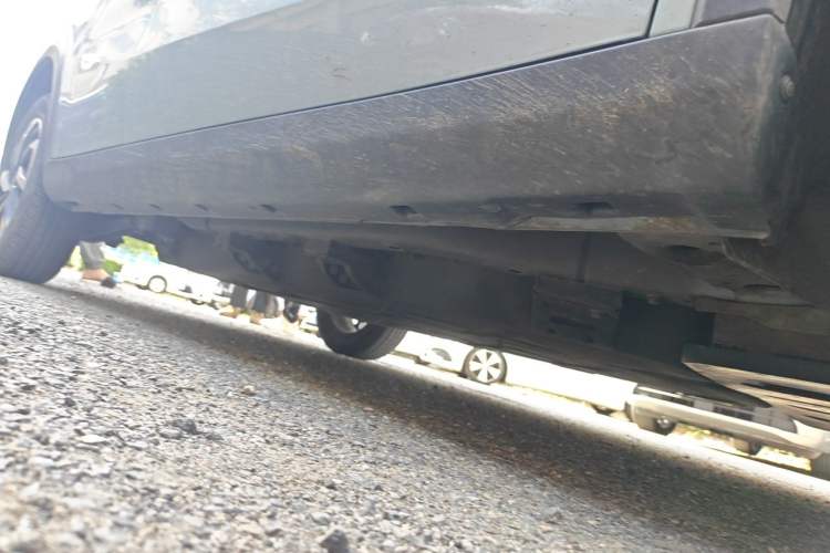 Used NETA V 2021 Long-Range Entertainment Edition Chassis Front Right