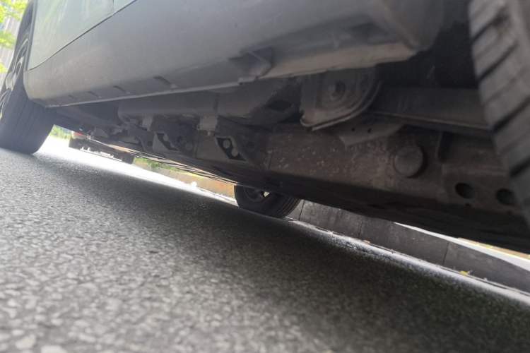 Used NETA V 2021 Long-Range Entertainment Edition Upgrade Model Chassis Rear Left