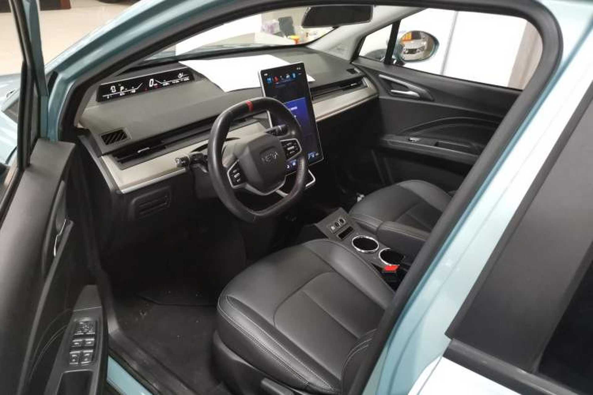 Used NETA V 2021 Long-Range Entertainment Edition Upgrade Model Driver Seat