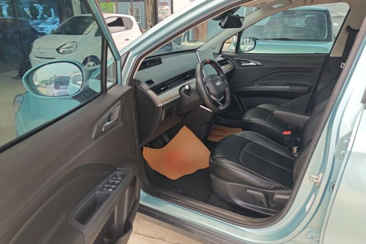 Used NETA V 2021 Standard Range Entertainment Version – Upgraded Model Driver Seat