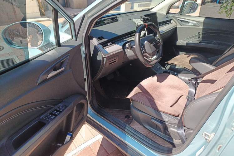 Used NETA V 2021 Long-Range Entertainment Edition Upgrade Model Driver Seat