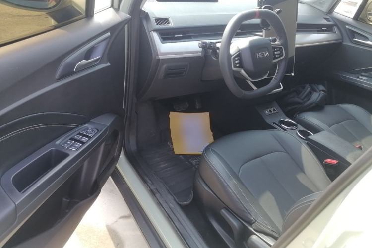 Used NETA V 2021 Long-Range Entertainment Edition Upgrade Model Driver Seat