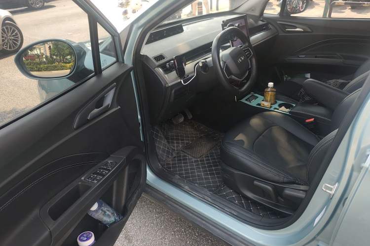 Used NETA V 2021 Standard Range Entertainment Version – Upgraded Model Driver Seat