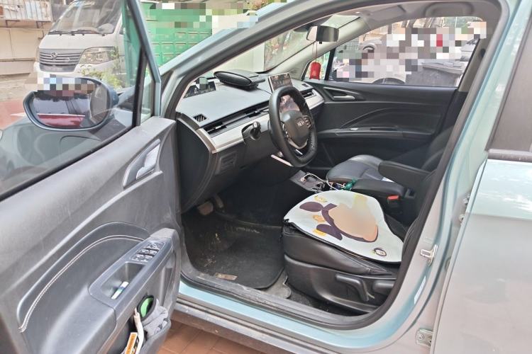 Used NETA V 2021 Long-Range Entertainment Edition Upgrade Model Driver Seat