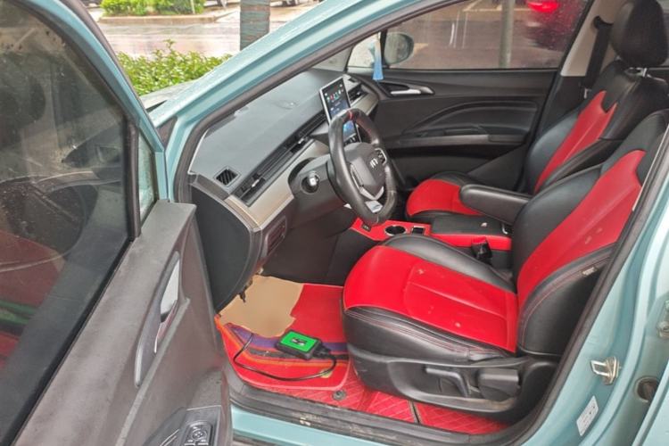 Used NETA V 2021 Standard Range Entertainment Version – Upgraded Model Driver Seat