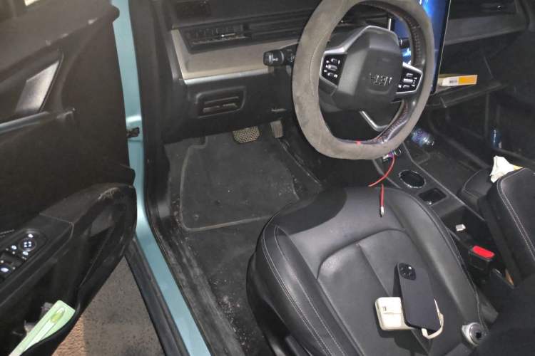 Used NETA V 2021 Long-Range Entertainment Edition Upgrade Model Driver Seat