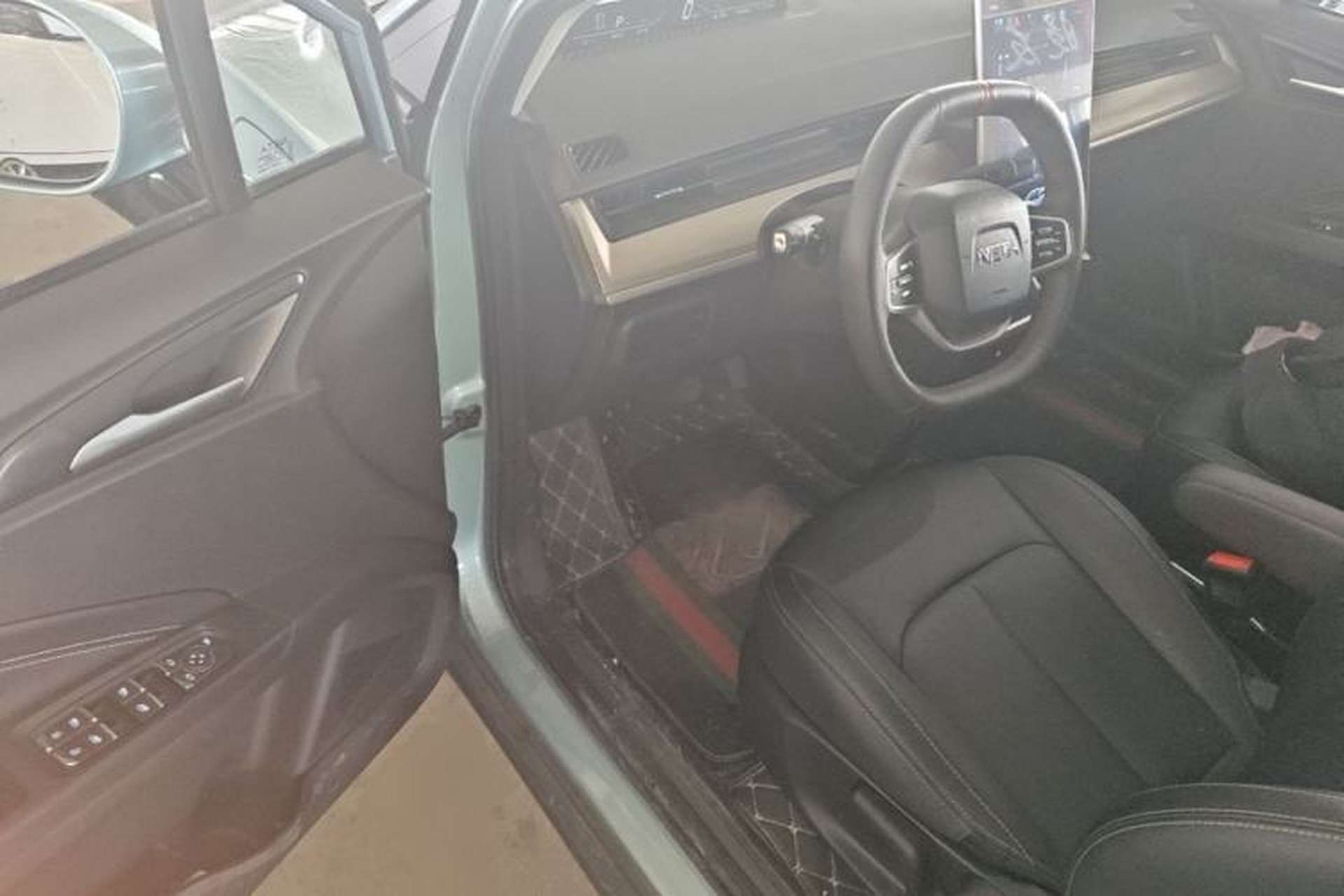 Used NETA V 2021 Long-Range Entertainment Edition Upgrade Model Driver Seat
