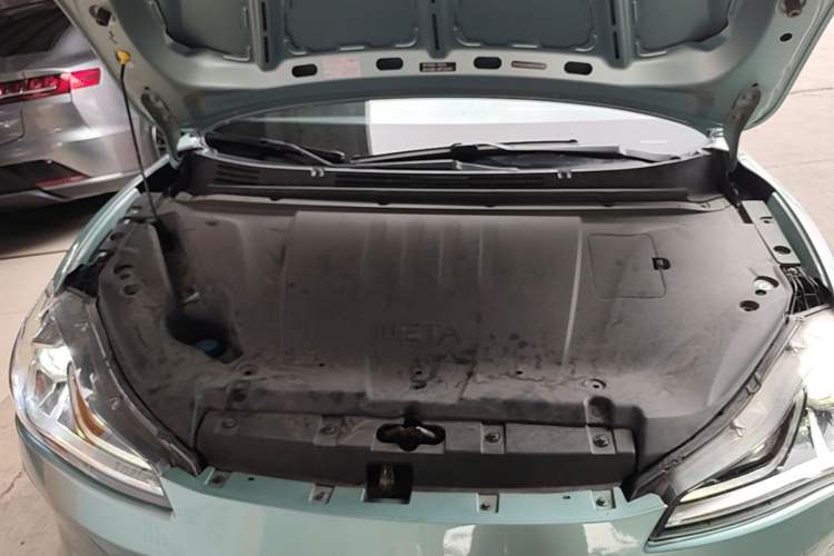 Used NETA V 2021 Long-Range Entertainment Edition Upgrade Model Engine Bay