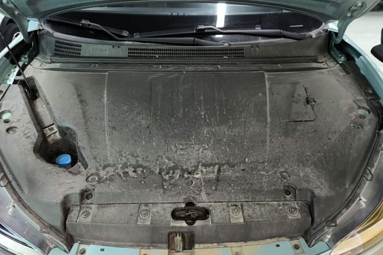 Used NETA V 2021 Long-Range Entertainment Edition Upgrade Model Engine Bay