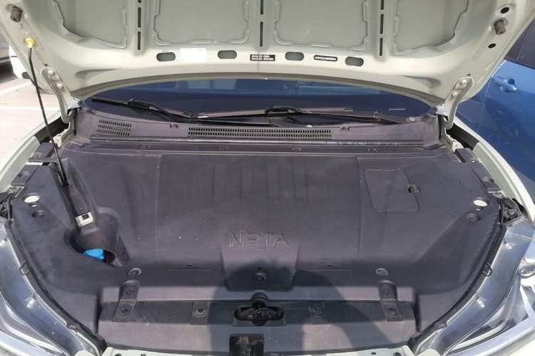 Used NETA V 2021 Long-Range Entertainment Edition Upgrade Model Engine Bay