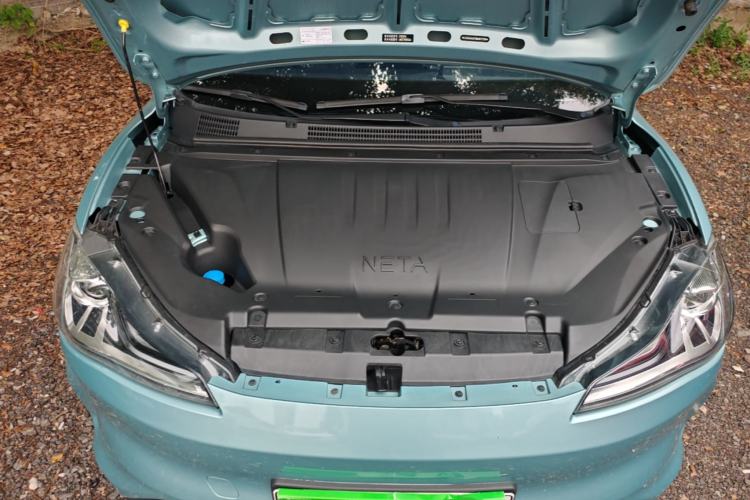 Used NETA V 2021 Long-Range Entertainment Edition Upgrade Model Engine Bay