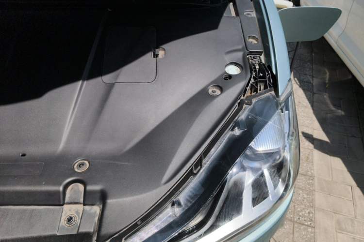 Used NETA V 2021 Standard Range Entertainment Version – Upgraded Model Engine Bay Left