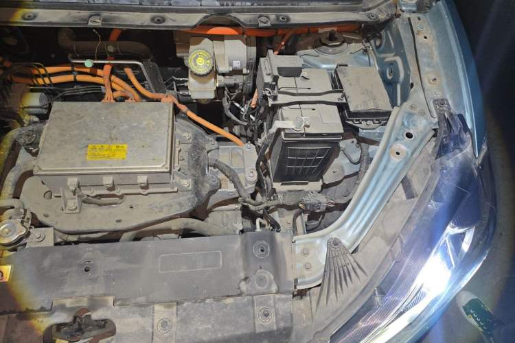 Used NETA V 2021 Long-Range Entertainment Edition Upgrade Model Engine Bay Left