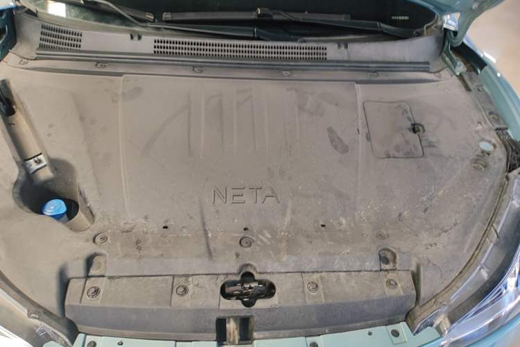 Used NETA V 2021 Long-Range Entertainment Edition Upgrade Model Engine Bay
