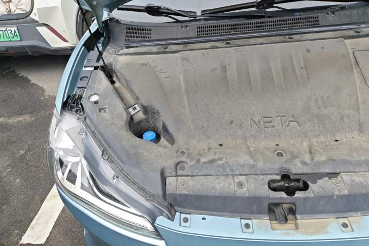 Used NETA V 2021 Long-Range Entertainment Edition Upgrade Model Engine Bay Right