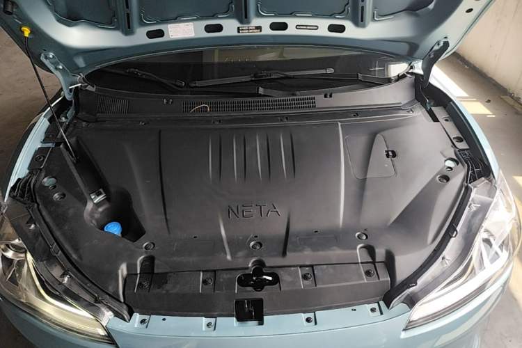Used NETA V 2021 Long-Range Entertainment Edition Upgrade Model Engine Bay
