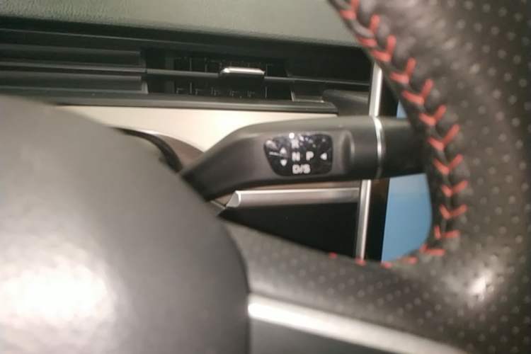 Used NETA V 2021 Long-Range Entertainment Edition Upgrade Model Gear Lever