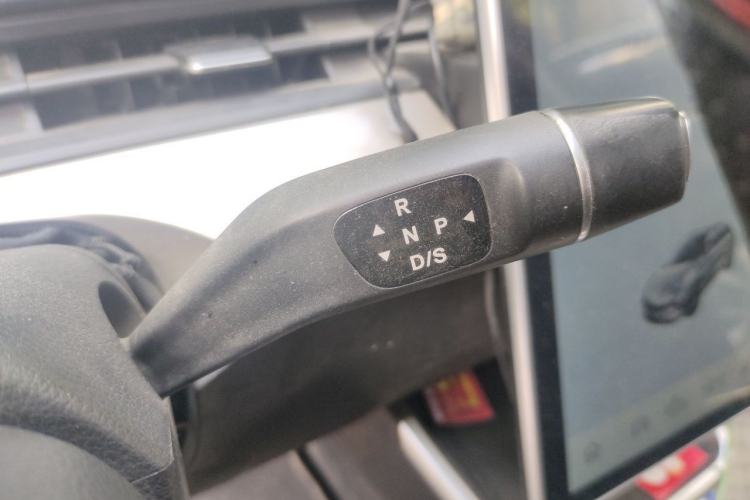 Used NETA V 2021 Long-Range Entertainment Edition Upgrade Model Gear Lever