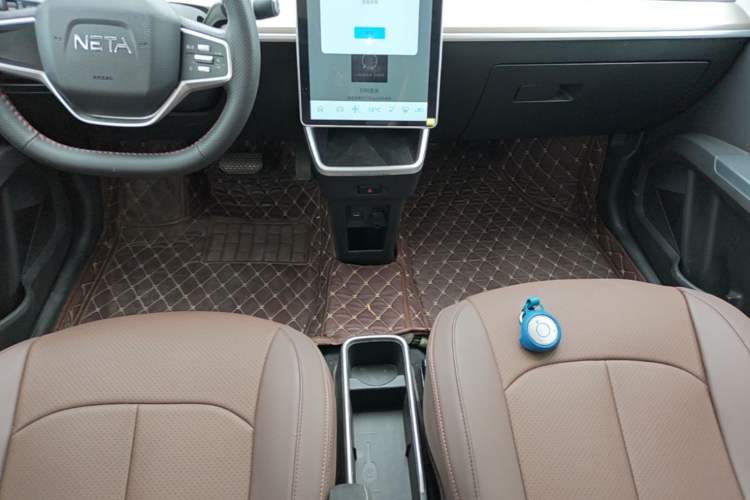Used NETA V 2021 Standard Range Entertainment Version – Upgraded Model Gear Lever