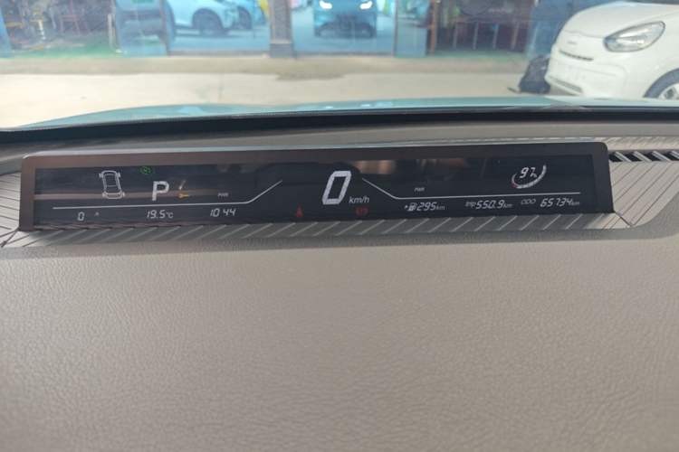 Used NETA V 2021 Standard Range Entertainment Version – Upgraded Model Instrument Cluster