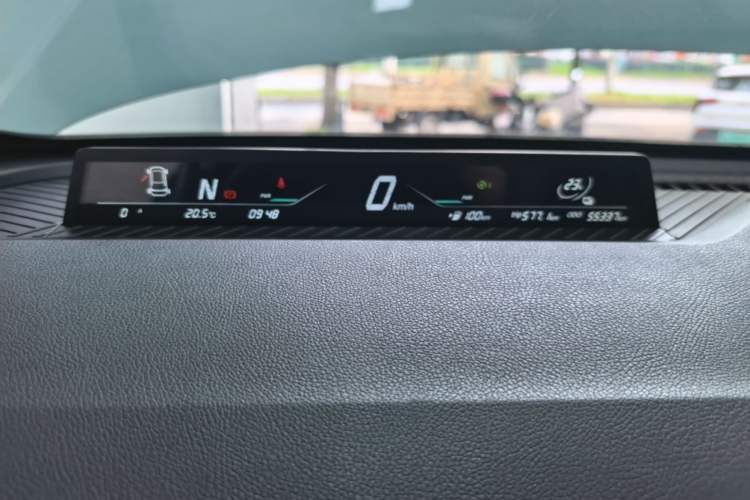 Used NETA V 2021 Long-Range Entertainment Edition Instrument Cluster