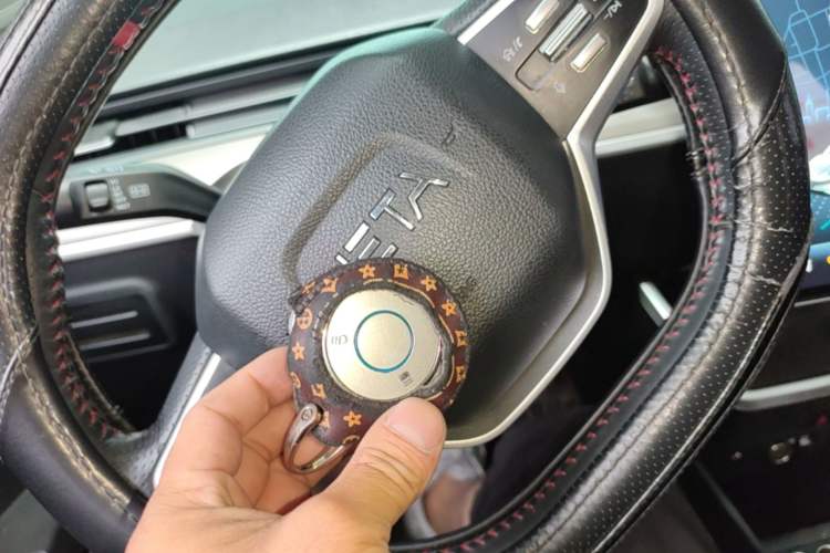 Used NETA V 2021 Long-Range Entertainment Edition Upgrade Model Interior 1