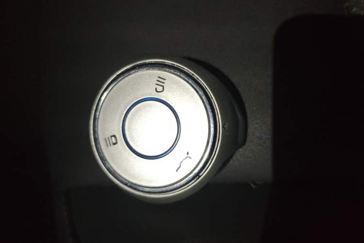 Used NETA V 2021 Long-Range Entertainment Edition Upgrade Model Interior 1