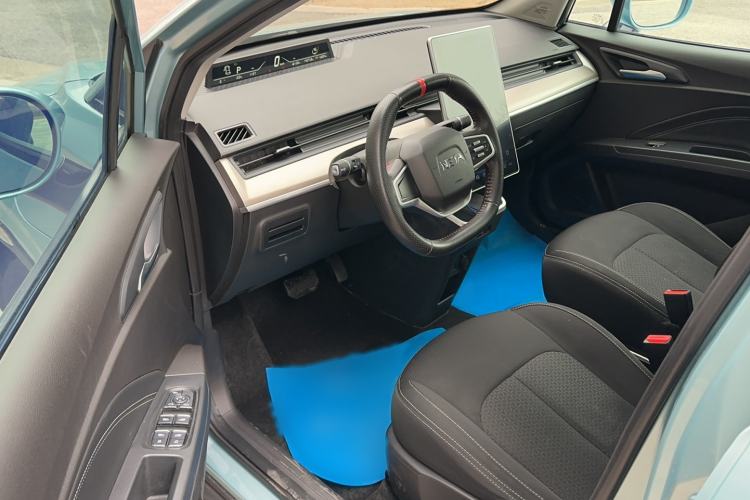 Used NETA V 2021 Standard Range Entertainment Version – Upgraded Model Interior 2