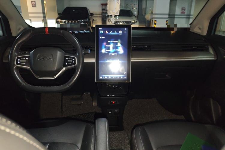 Used NETA V 2021 Long-Range Entertainment Edition Upgrade Model Interior 2