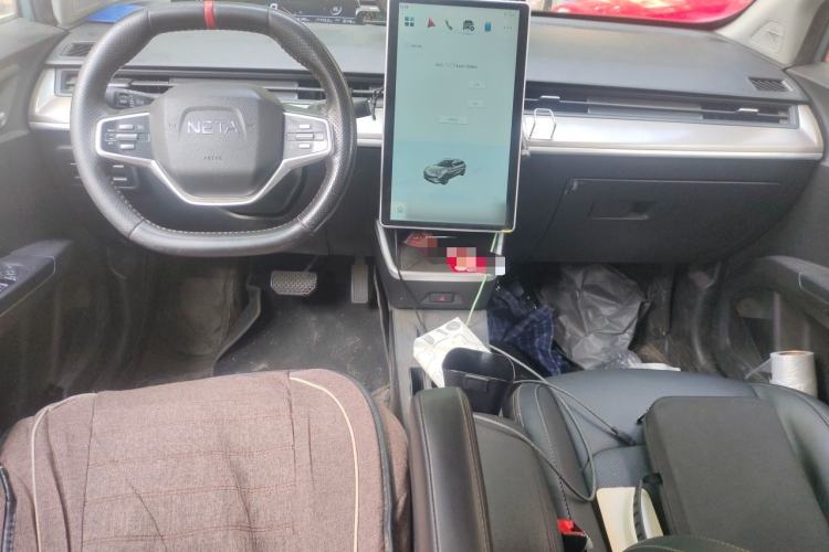 Used NETA V 2021 Long-Range Entertainment Edition Upgrade Model Interior 2