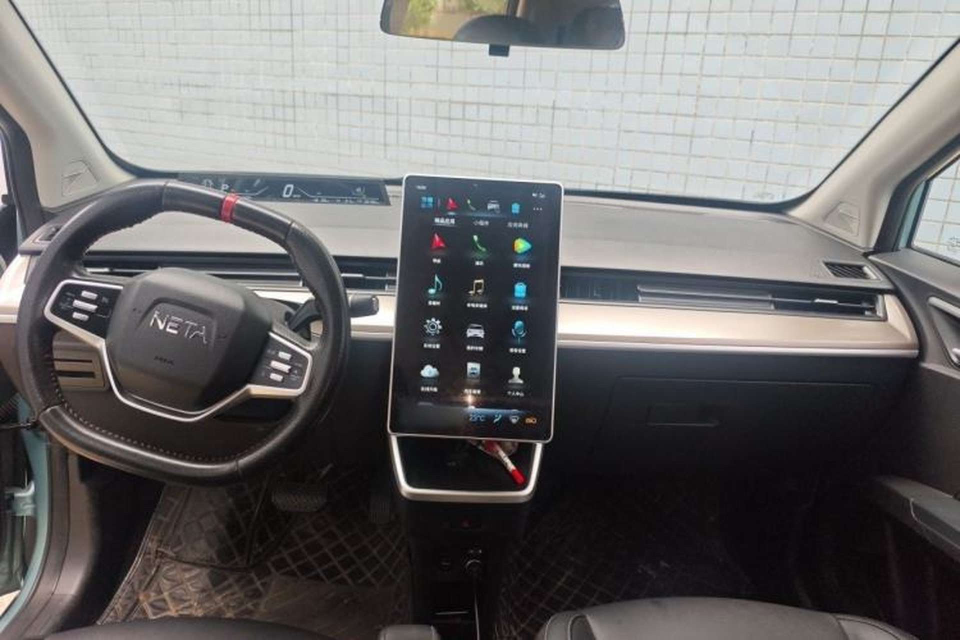 Used NETA V 2021 Long-Range Entertainment Edition Upgrade Model Interior 2