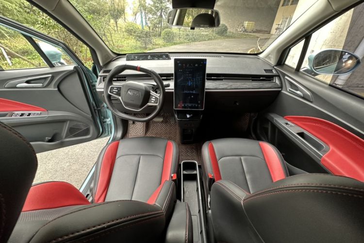 Used NETA V 2021 Long-Range Entertainment Edition Interior 3